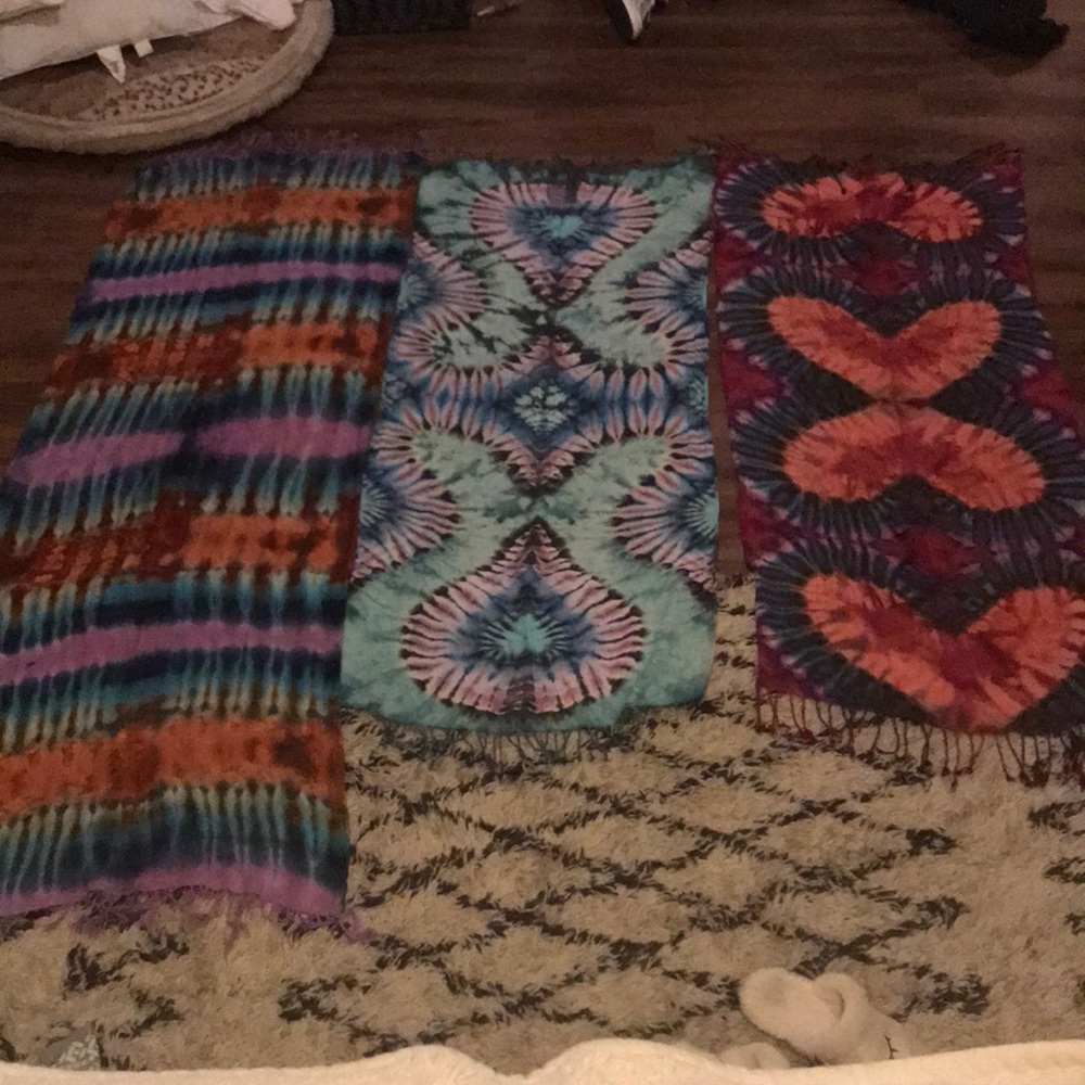 Pack of 3 brightly twisted scarves